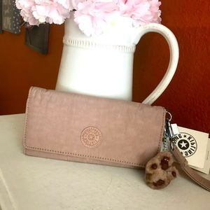 Kipling wallet! 🌺🌺